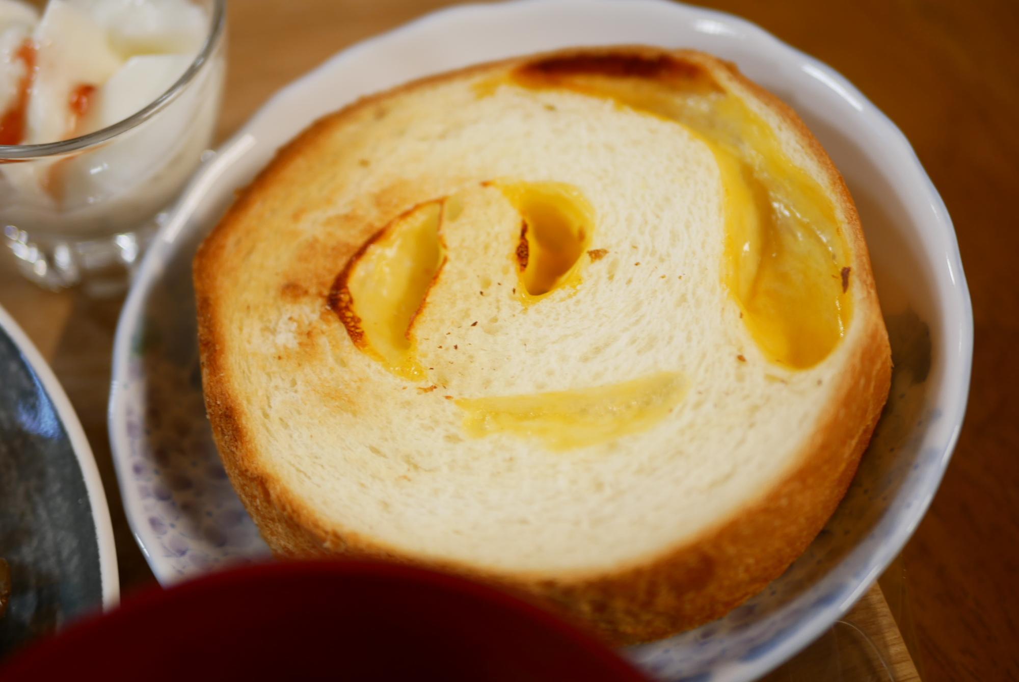 リーメント おばあちゃん家 ①おいしい釜ごはん ②採れたて卵と新鮮