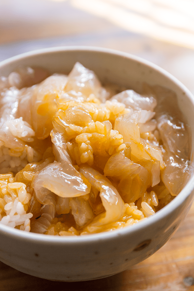 北三陸のレトロな食堂でいただく『平目漬丼』 – 世界の海援隊