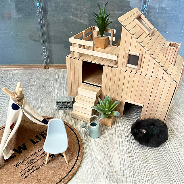 小学生の子供がアイスの棒で作った手作りペン立ての写真素材72566876- PIXTA