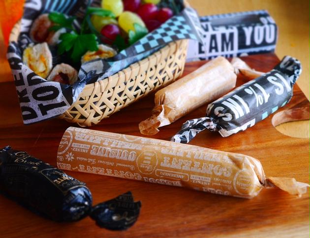 サンドイッチをクッキングシートで包む方法