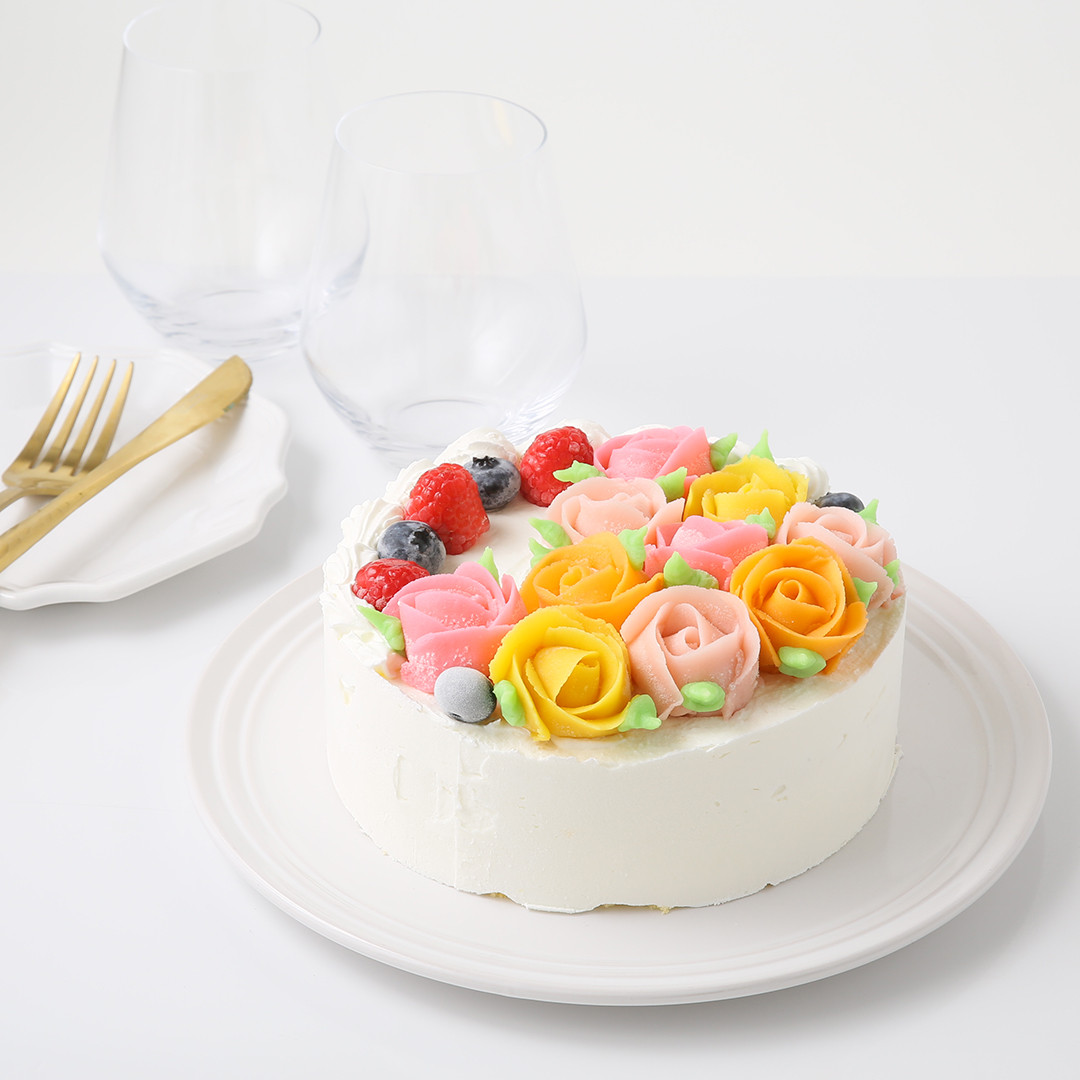 誕生日ケーキに！いちごのデコレーションケーキ