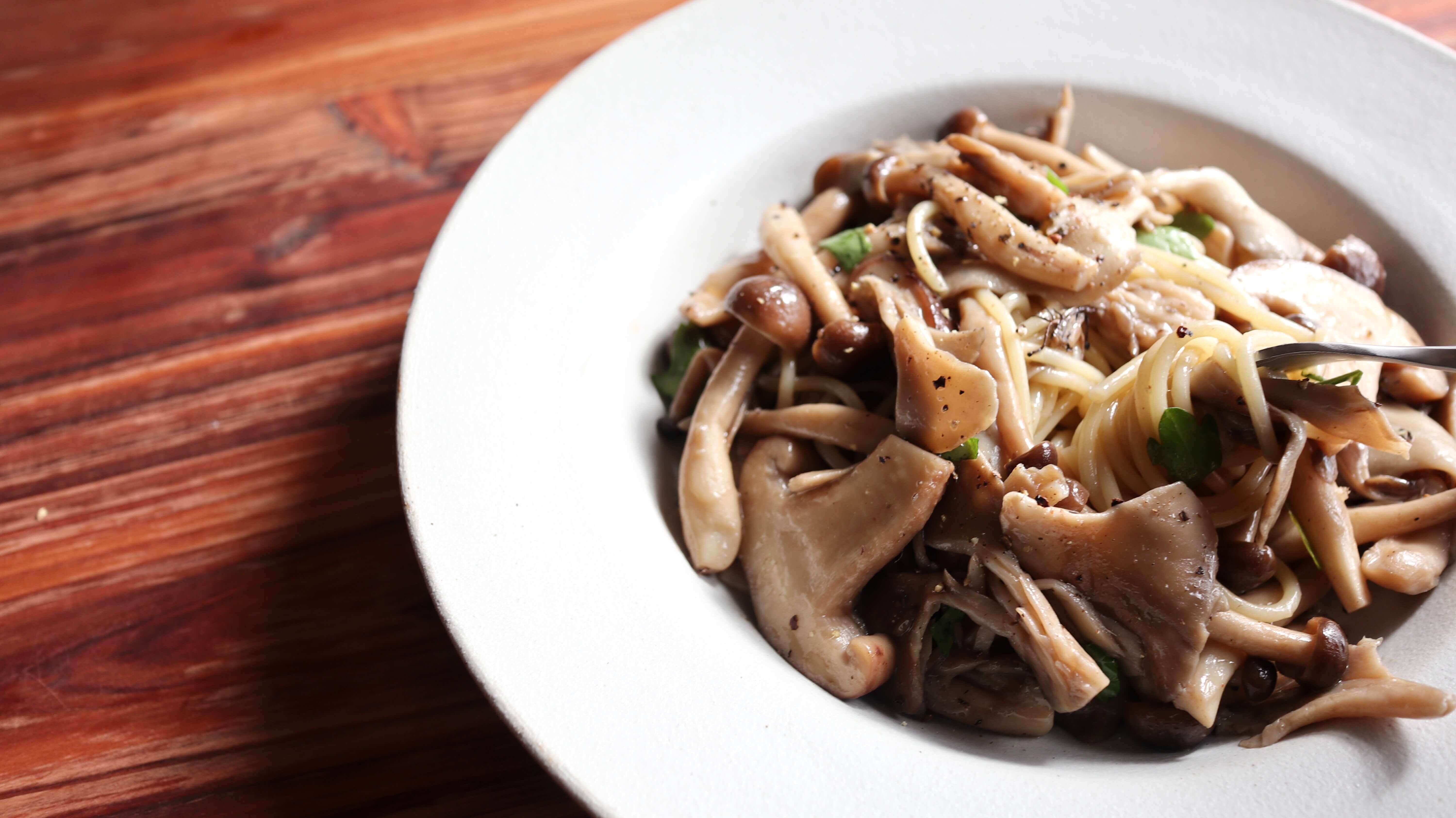 春野菜のアンチョビ バター醤油パスタ