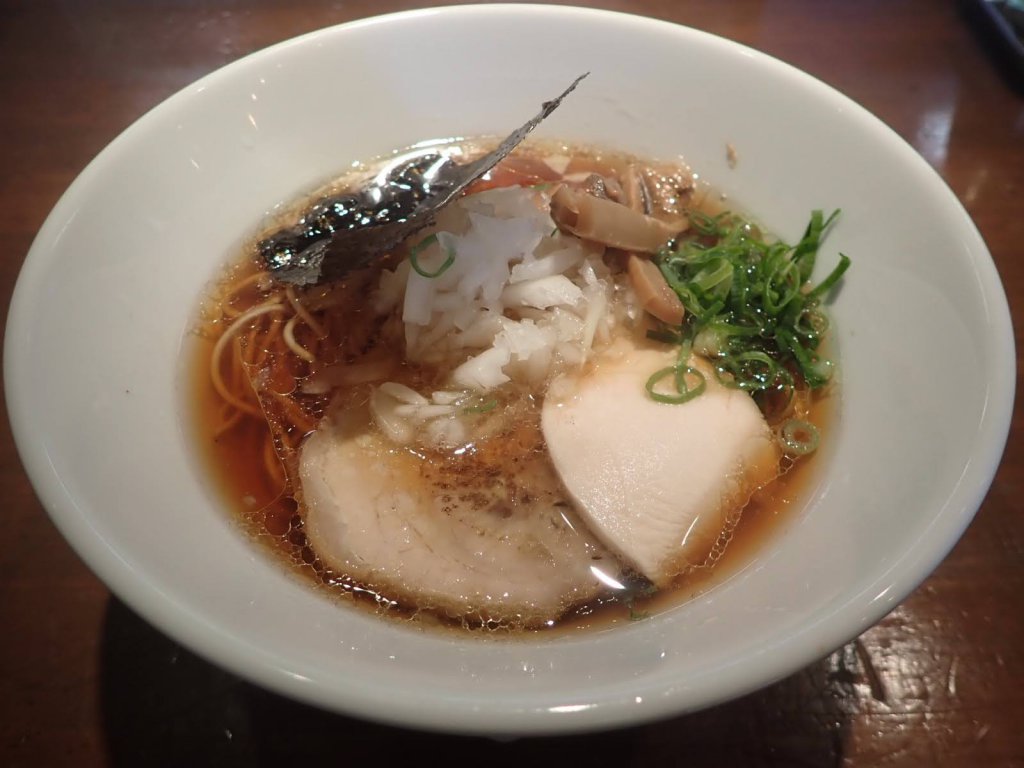 写真 ぼかせば、カップ麺もとてもおいしそうに写る