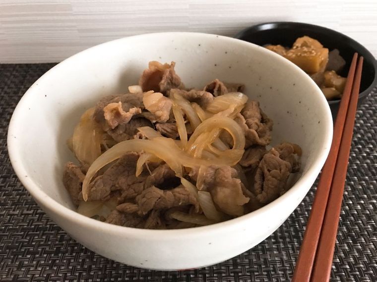煮込み時間５分！麺つゆDE簡単過ぎる牛丼