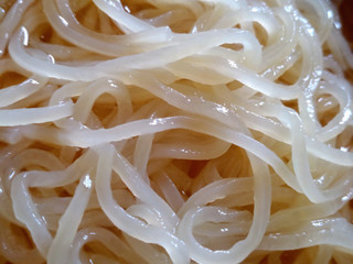 セブン-イレブンで「盛岡風冷麺」を買ったら、こんにゃくのような麺だった 進撃のグルメ- エキスパート - Yahoo!ニュース