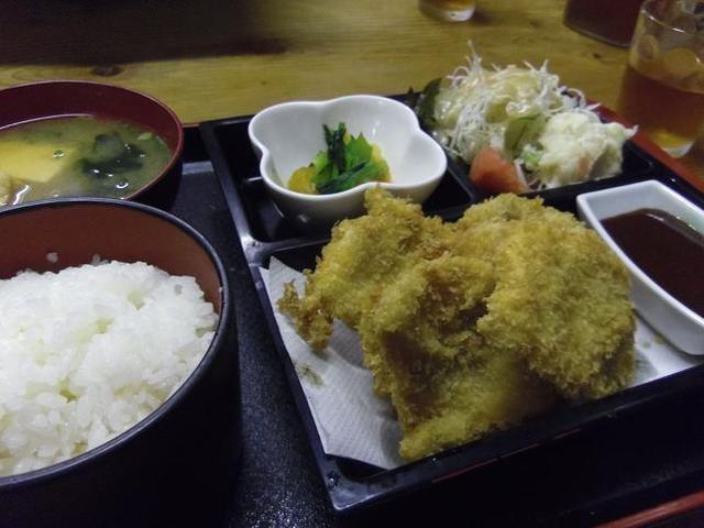 とんかつ神楽坂さくら 岡山高柳店 数量限定のハーブ三元豚「リブロースかつ定食」と「あじフライ」が幸せを感じる美味しさ！食道楽の岡山ランチ