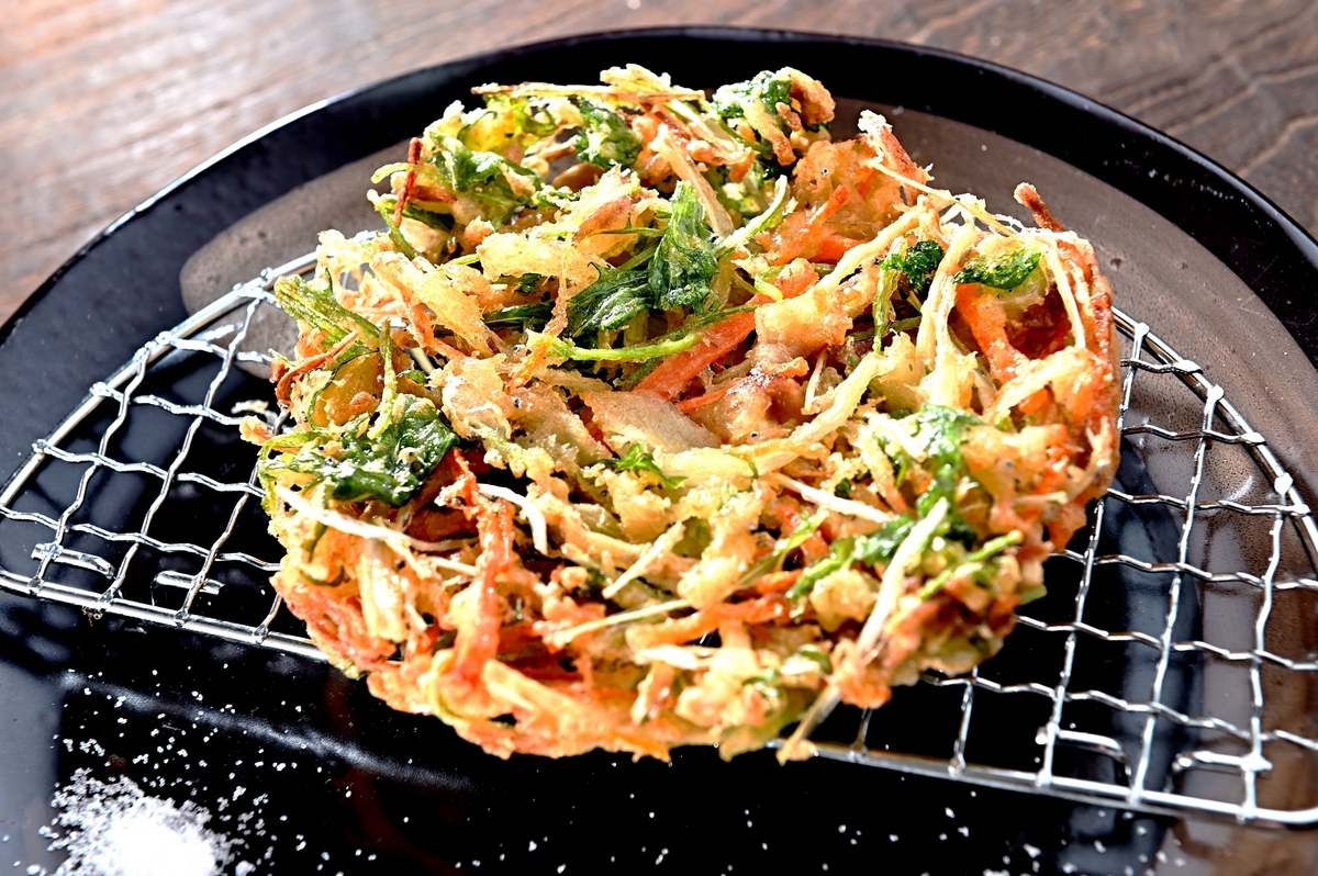 少ない油で天ぷらを揚げる