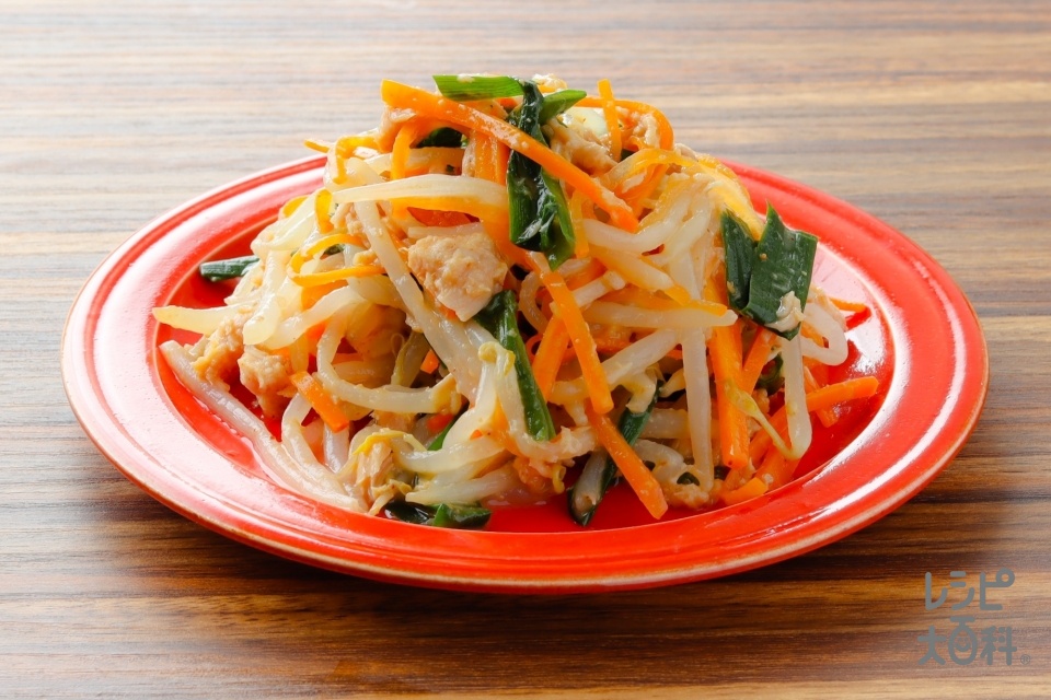 茹でて和えるだけで簡単！ブロッコリーと人参のツナ胡麻和え