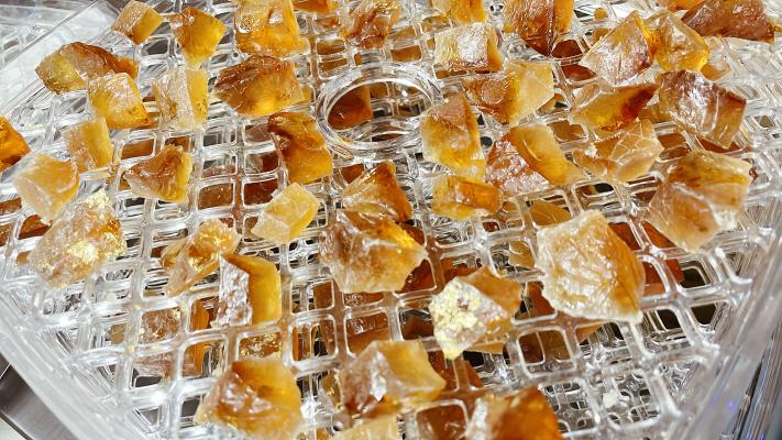 楽天市場 魔法の琥珀糖と紅茶のこだわりギフト MLお中元 お歳暮 ギフト プレゼント 琥珀糖 紅茶 和菓子 宝石 魔法 天然色素 キラキラおすすめ 鉱石 : 魔法の琥珀糖