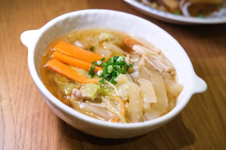 ほっこりおいしいミルフィーユ鍋レシピ10選!鶏ガラや昆布だしも - macaroni