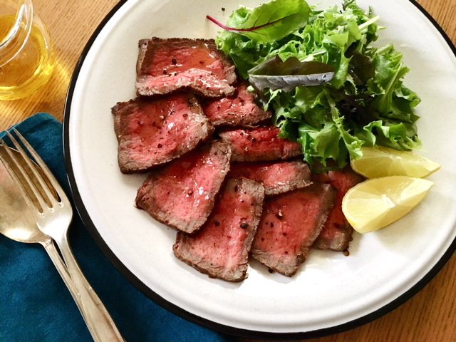 マイナビニュース、筋トレレシピ！クリスマスリースのローストビーフサラダ、輸入牛を使うと更にヘルシー - 魚料理と簡単レシピ