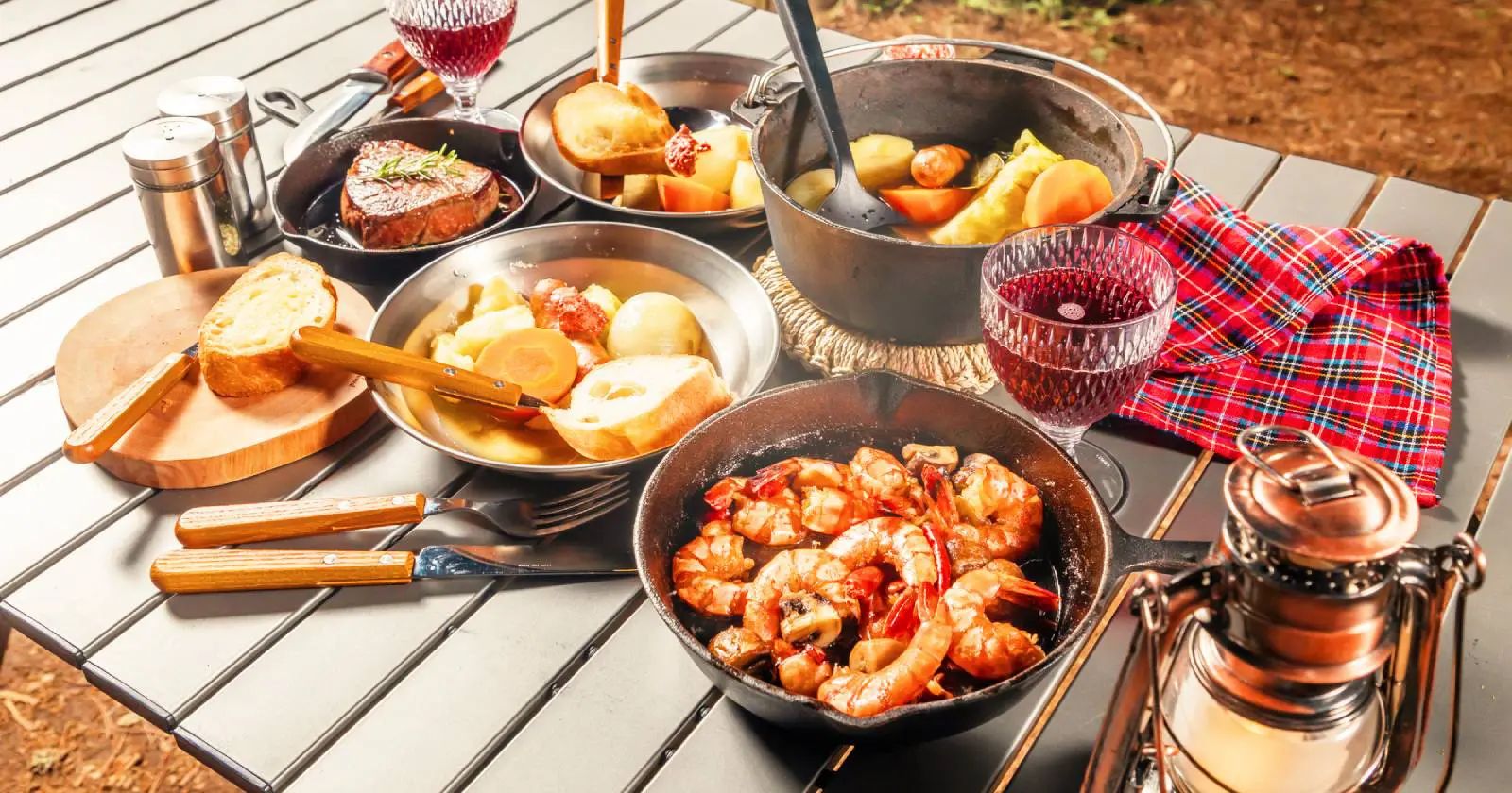 簡単おしゃれなキャンプ飯が満載！『女子キャンプごはん』5月発売株式会社グラフィック社のプレスリリース