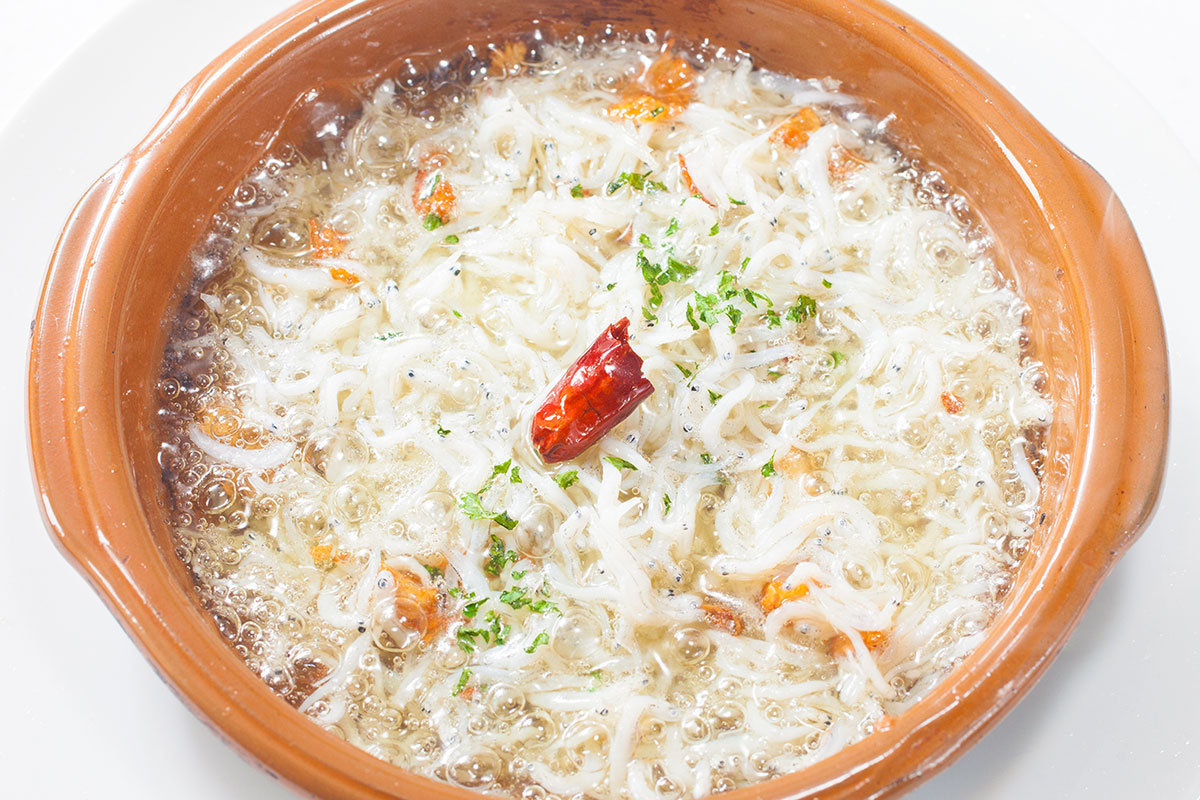 タパスとは？スペインの食文化を彩る小皿料理の魅力を徹底解剖！ - エルカミーノ公式通販スペイン料理・パエリア