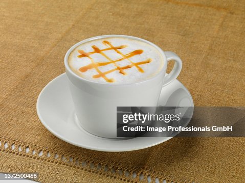 マクドナルド アイスキャラメルラテ 作り方TikTok