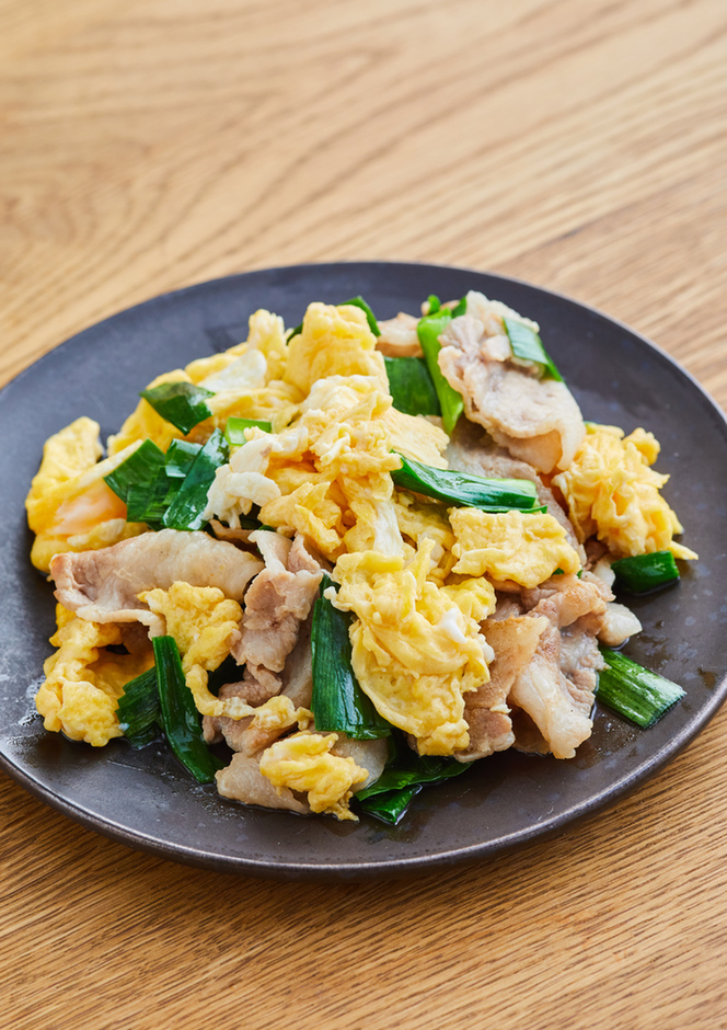 豚バラ肉のスタミナニラ玉炒め