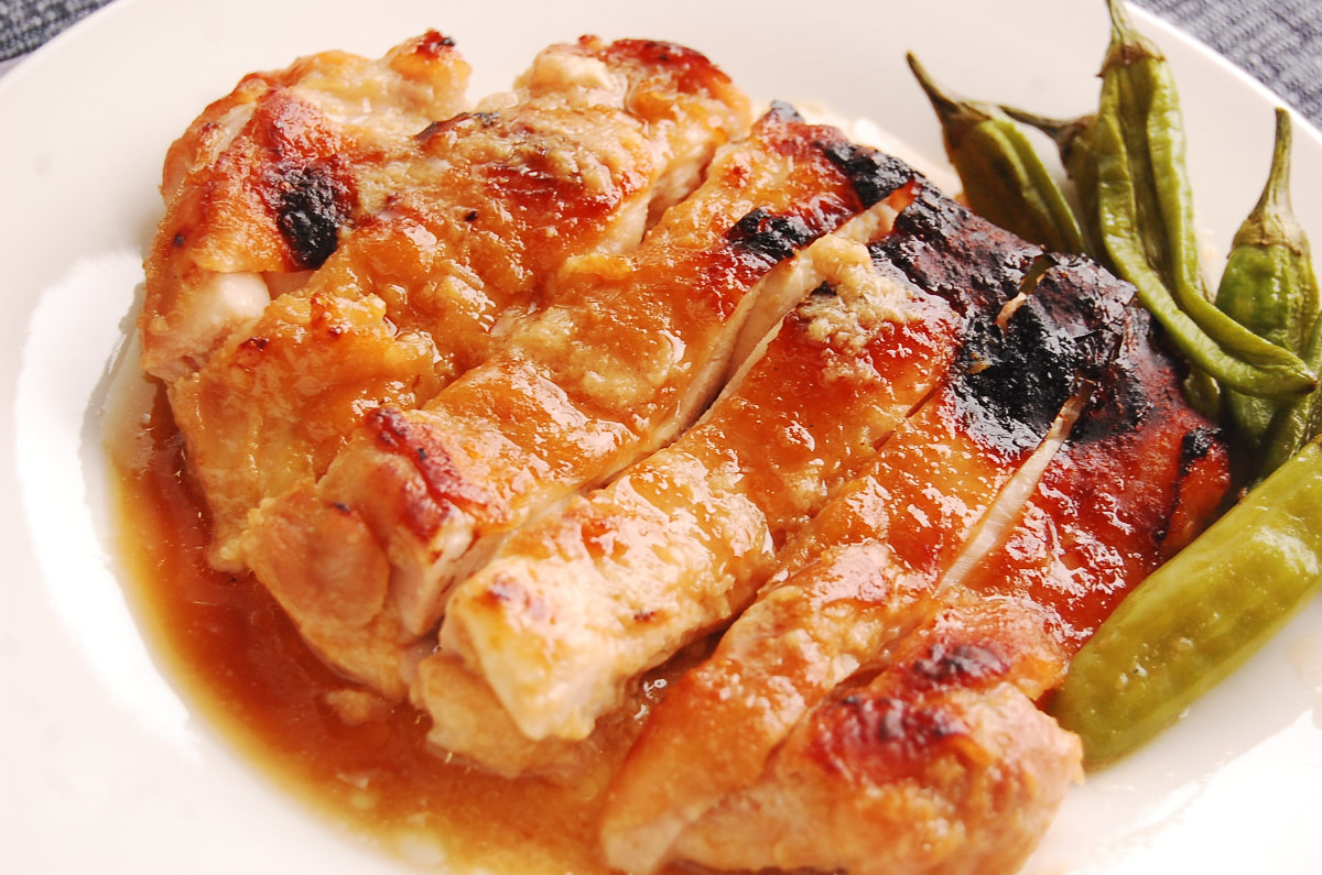 プロが教える秘伝レシピ！ 家庭でも簡単に出来る♪鶏もも肉の西京味噌漬け焼き 柔らかく中まで染みた西京味噌の味がたまりません♪冷凍保存も可能です。 -YouTube