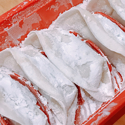 作りすぎた餃子は冷凍保存しよう！ 「冷凍餃子」をパリっと焼くコツ