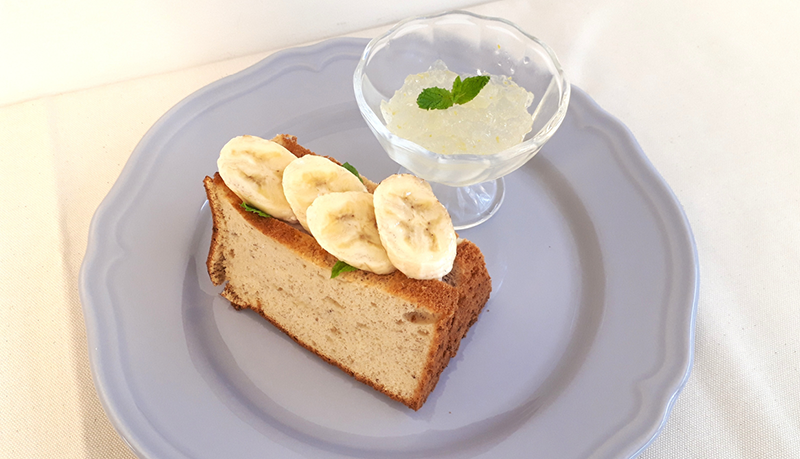 ふんわりしっとり♡バナナミルクシフォンケーキ