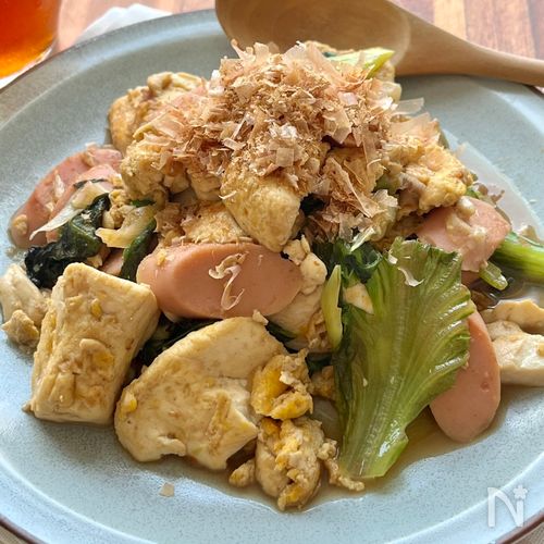 レタスとボイルウインナーのサラダ