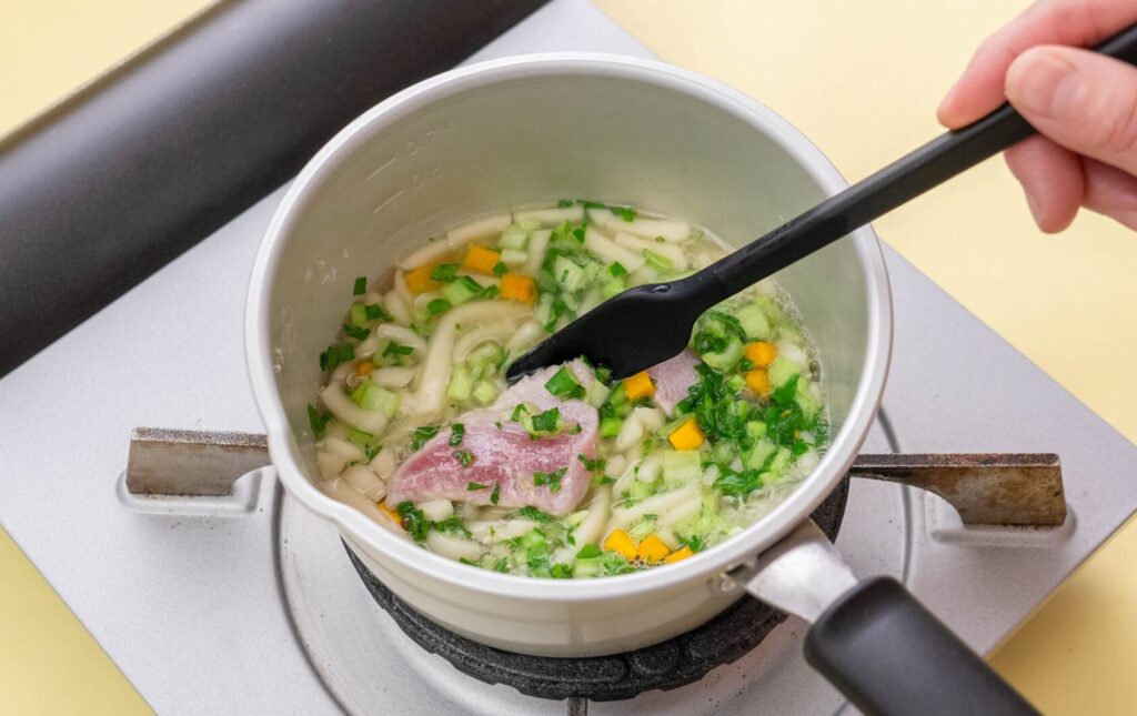 umi_gohan2021 ↑その他の投稿はこちら🕊 手づかみ食べもするようになってきた息子にまぐろスティック🐟赤身は鉄分も良質なタンパク質もたっぷり！ まぐろ自体は中期から食べられるけど、やや歯応えありなので後期に入ってカミカミに慣れてきてからがおすすめ👌9ヶ月