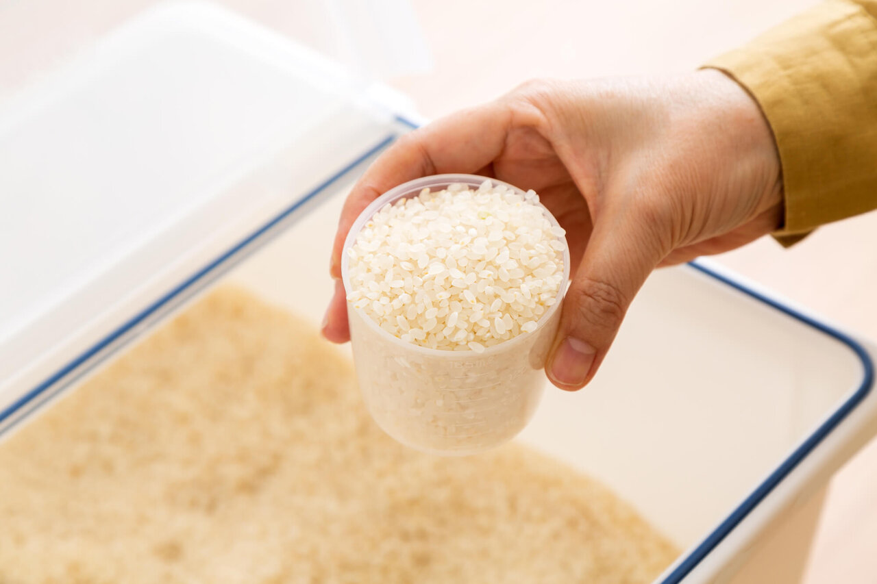計量カップがない時の代用品は？米や水、料理に使う粉類のはかり方を紹介Shufoo!プラス