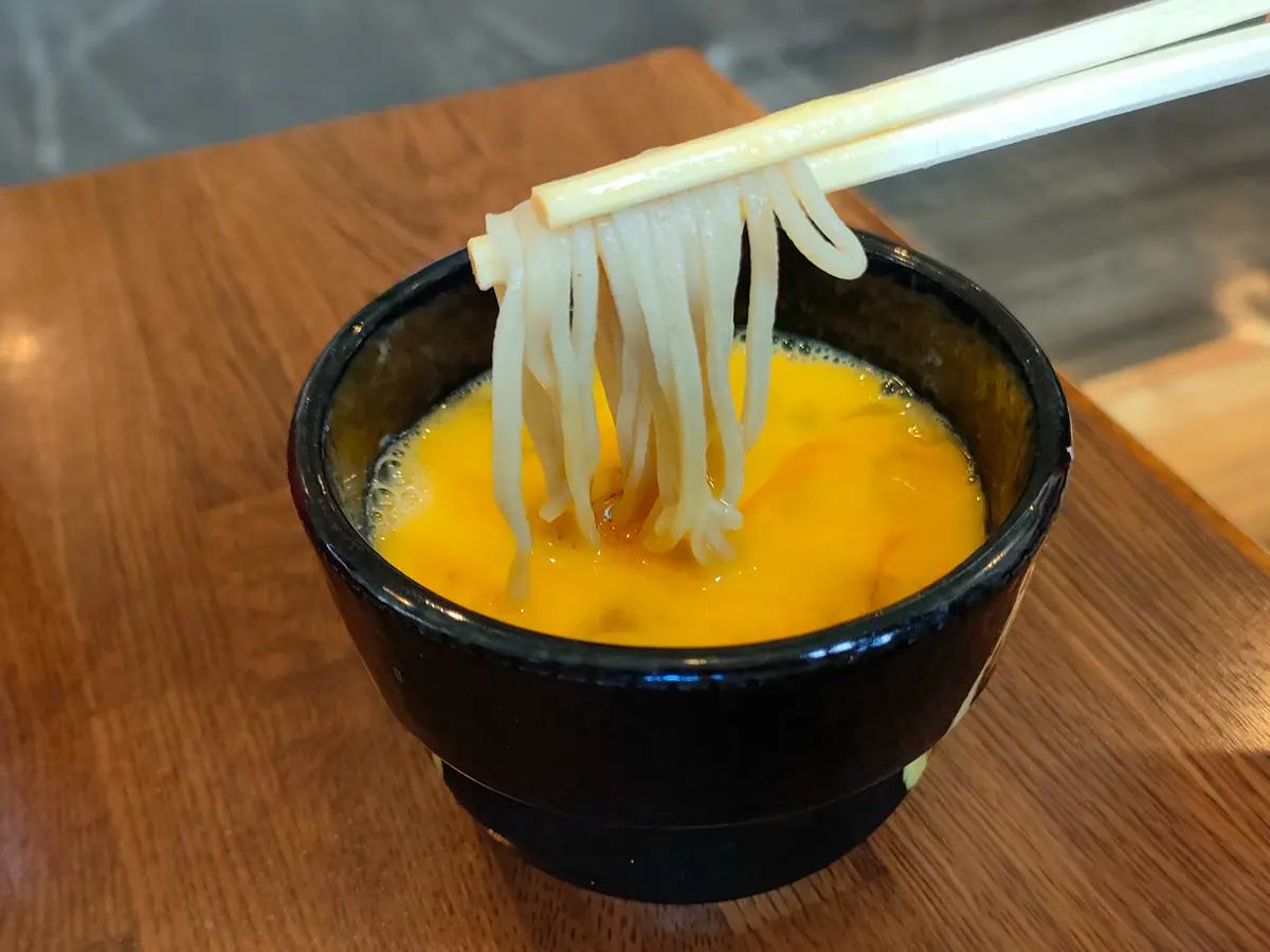 よく考えたら月見そばってどうやって食べてるの？ :: デイリーポータルZ