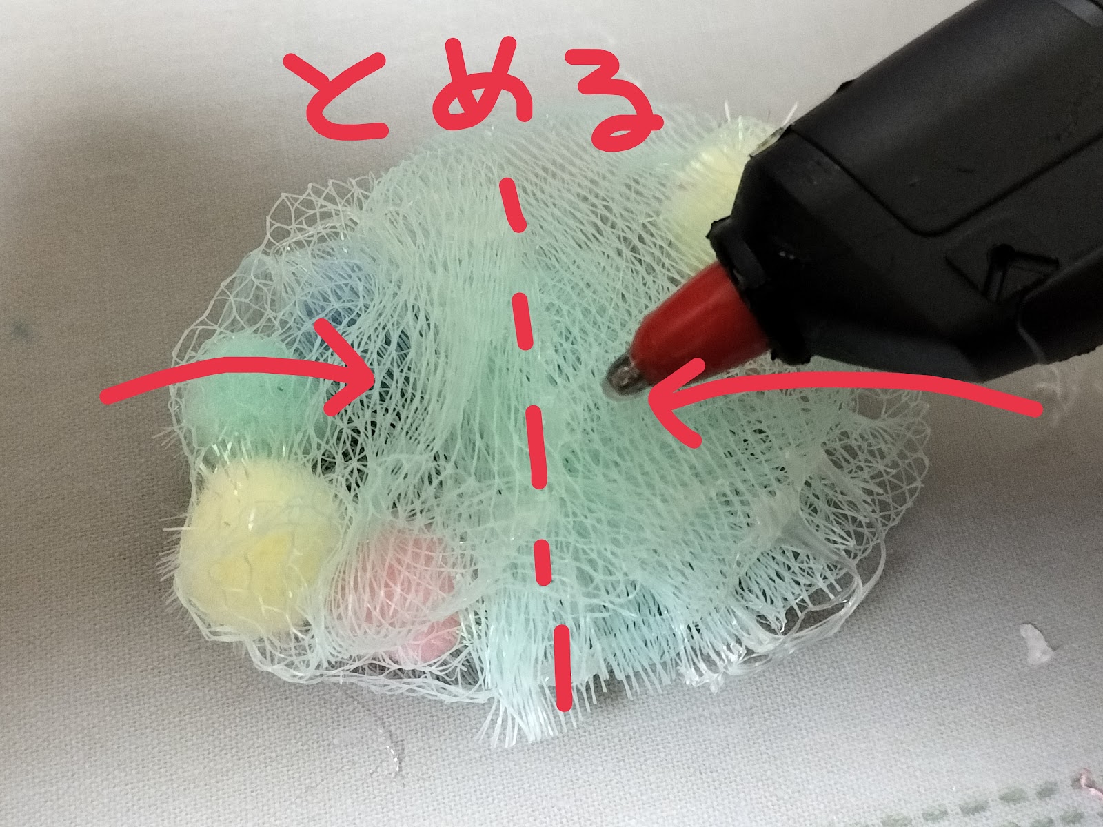 ヘアゴムなどにアレンジ！リバティ生地で作る簡単リボンの作り方 - lumietto