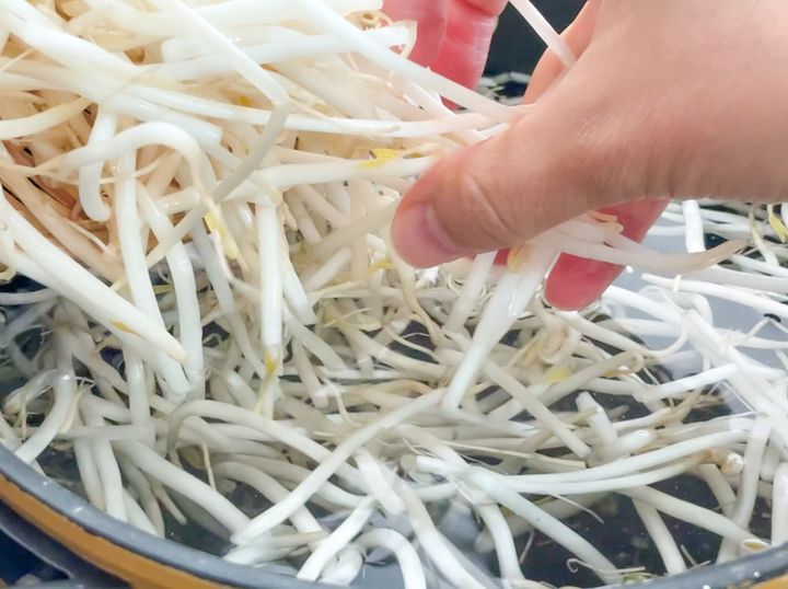 もやしを茹でて“材料2つ”加えるだけ 生産者イチオシの食べ方が最高だった – Sirabee