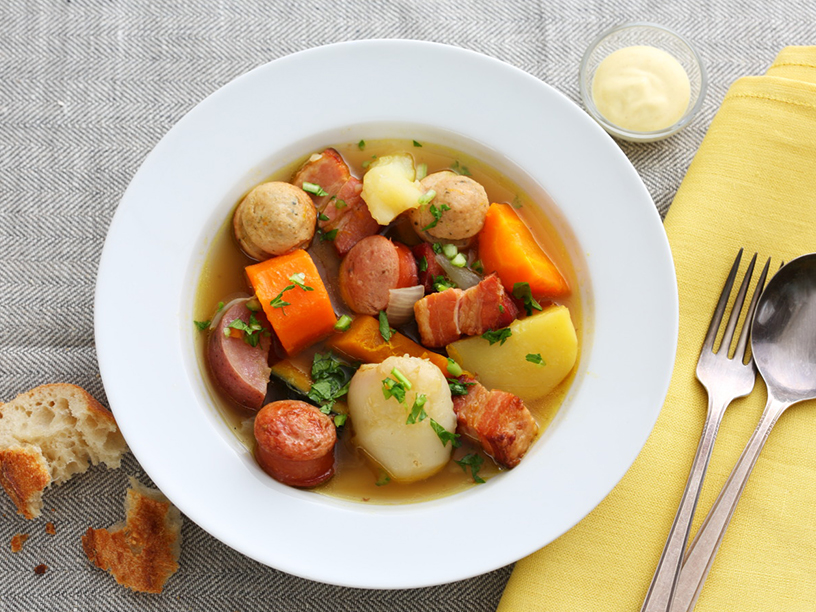 コンソメなしでポトフを作る！圧力鍋やアレンジレシピでコンソメなしでも本格ポトフ！ - ハピキャンキャンプ・アウトドア情報メディア