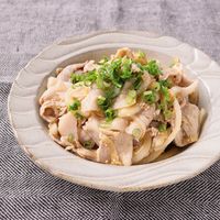 丸ごと新玉ねぎと豚バラのバターソース☆