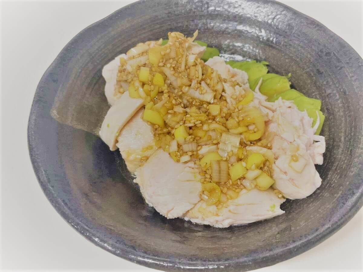 沸騰ワード 家政婦 志麻さん『鶏むね肉のベーコン巻き クリームソースがけ』の作り方知っ得レシピ