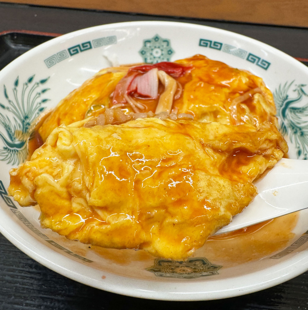 ケチャップ味の天津飯を食べる会 餃子の王将のチーズ天津飯を食べるケチャップだからこその爽やかさ – 連載JP