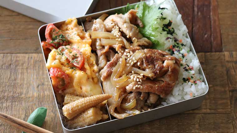 お弁当 豚ロース厚切り肉で食べきりサイズの生姜焼き