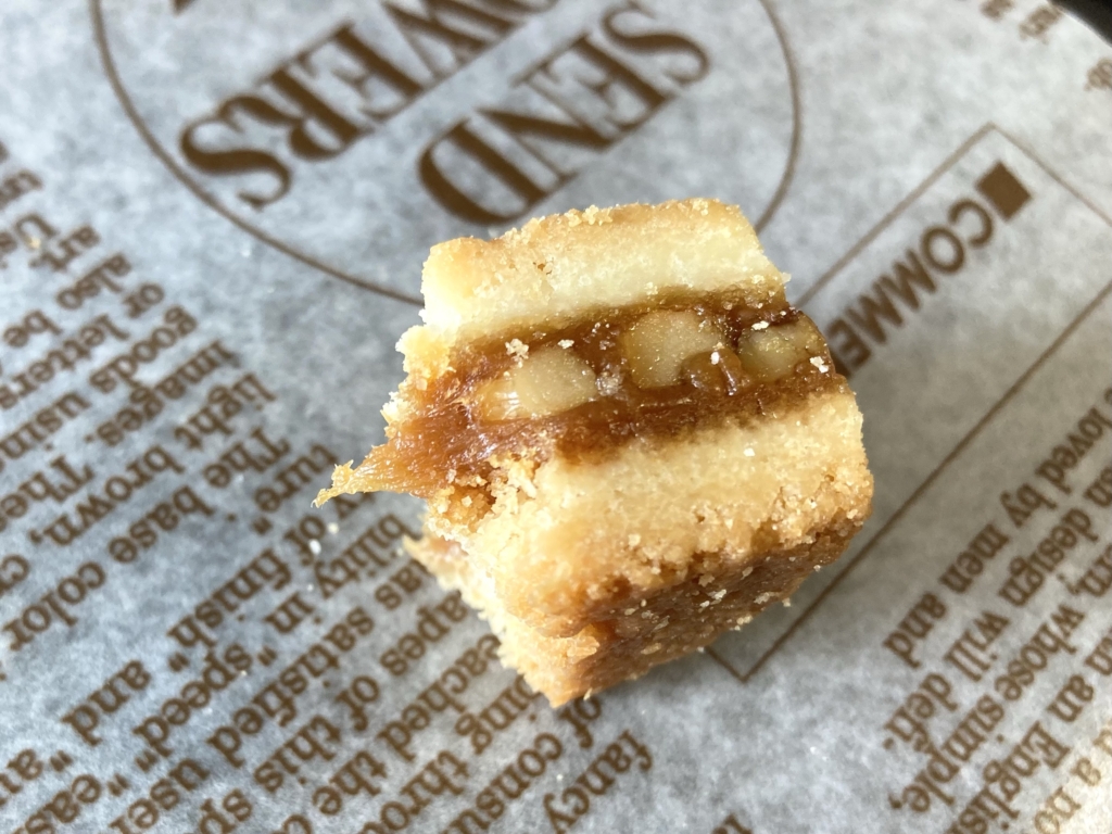 鎌倉紅谷『クルミッ子』とカルディ『くるみとキャラメルのクッキー』を比較！伝統菓子エンガディナー風 - 旅するエスプレッソ