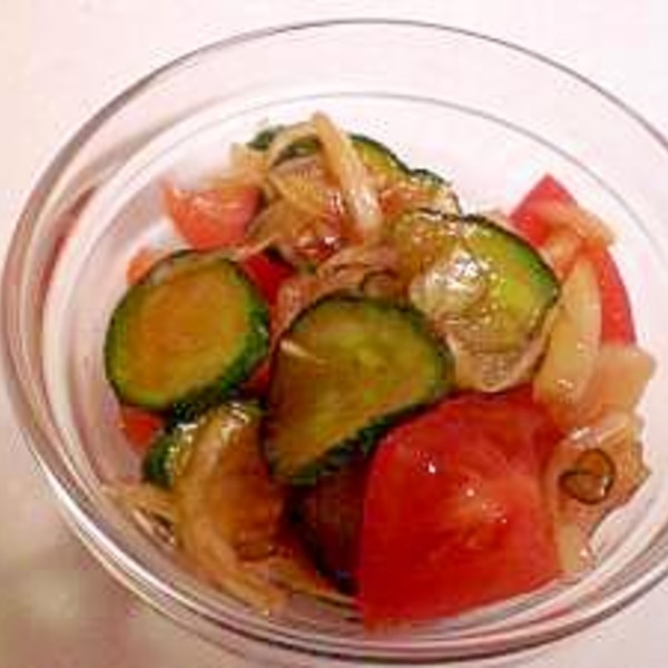 きゅうりとモッツァレラチーズのレモンマリネ