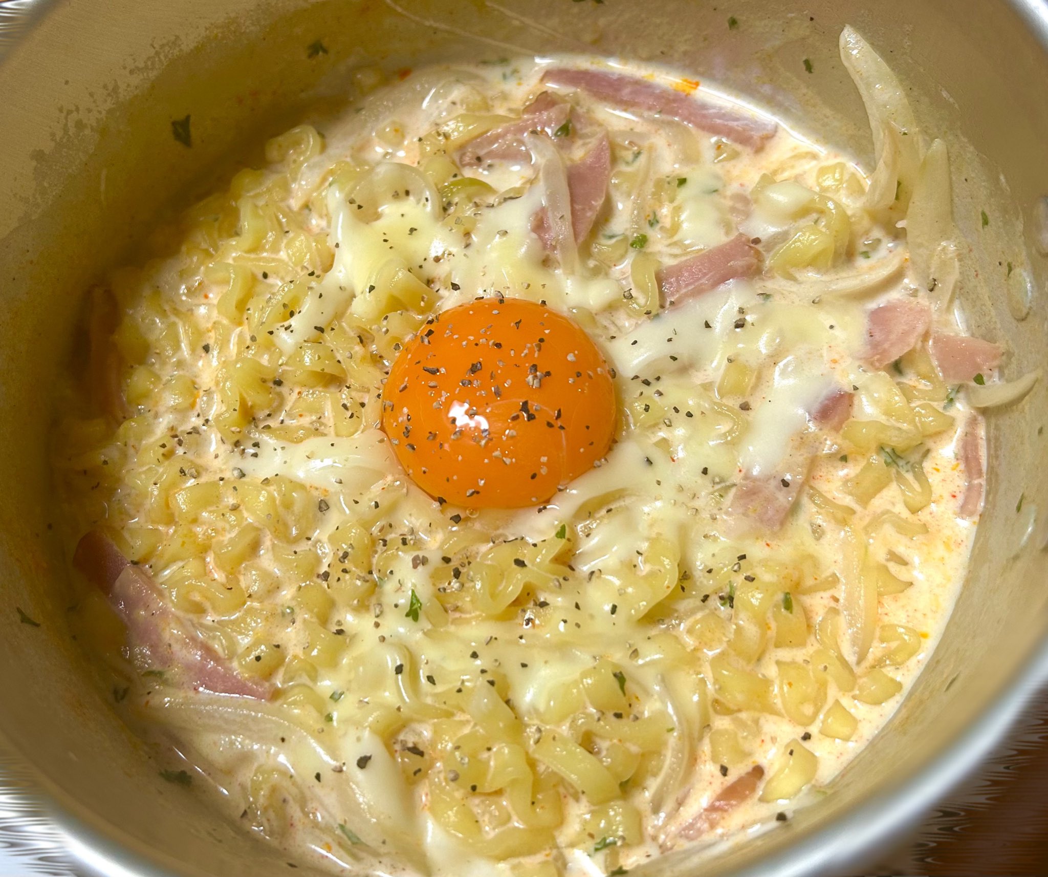 チーズブルダックのアレンジを牛乳でホワイトソース風にしてみましたともみろく