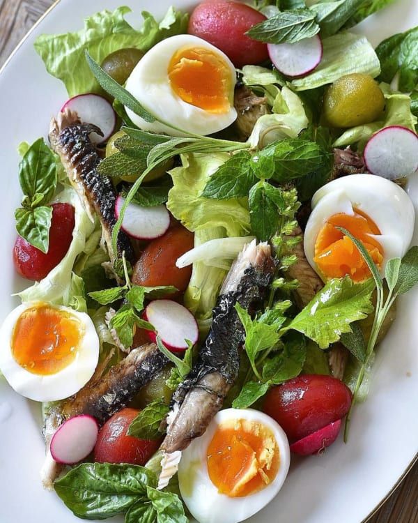 パーティー料理 簡単なカップに入った可愛いサラダです女子会や父の日誕生日に作ればインスタ映え間違いありません簡単に作れるので是非作ってみてください