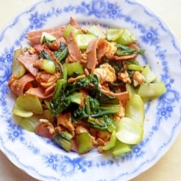 肉なしでも美味しい♪チンゲン菜と椎茸と卵の中華炒め レシピ・作り方