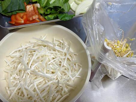 もやしひげ根の写真素材写真素材なら「写真AC」無料 フリー ダウンロードOK