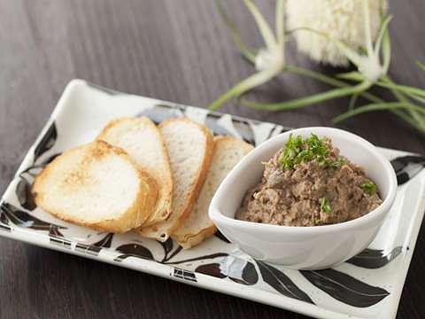 レバーペースト玉葱にんにくのパスタ