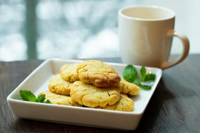 米粉で代用したら何が変わるの?🤔@tumugi.recipeさんの投稿をお借りしました @tumugi.recipe ☜その他のクッキーレシピ⸝⋆今回は 米粉で代用したらどうなるか? です‼︎ ◯材料◯ ・バター 30g ・粉糖 15g ・薄力粉 米粉 50g ⏰170度のオーブンで15分🌟結果