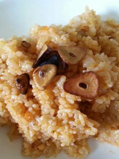 夏のスタミナ飯はこれに決まり！お肉のせガーリックライスフーディストノート