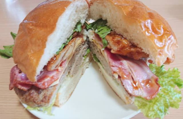 ロピアの「モンスターバーガー」は売ってないほど人気！いつ買える？おすすめの食べ方まで徹底解説 2025年最新版antenna アンテナ