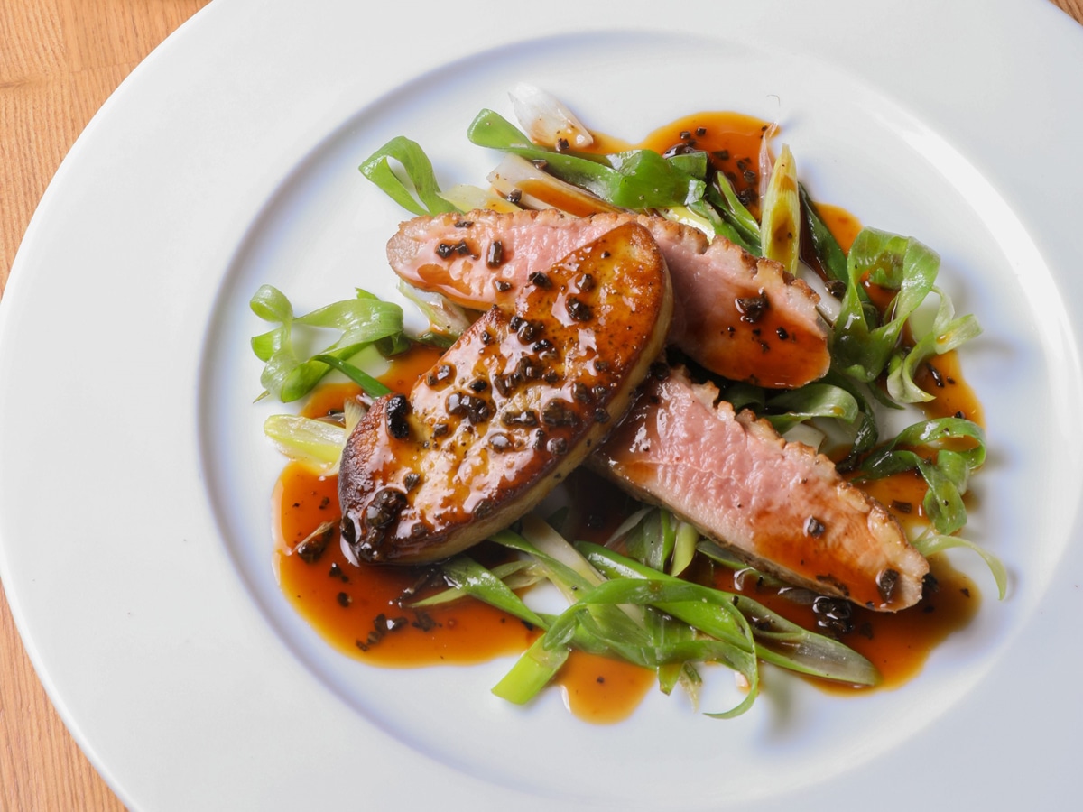 かすみ鴨胸肉のロースト 2,800円- 大宮経済新聞