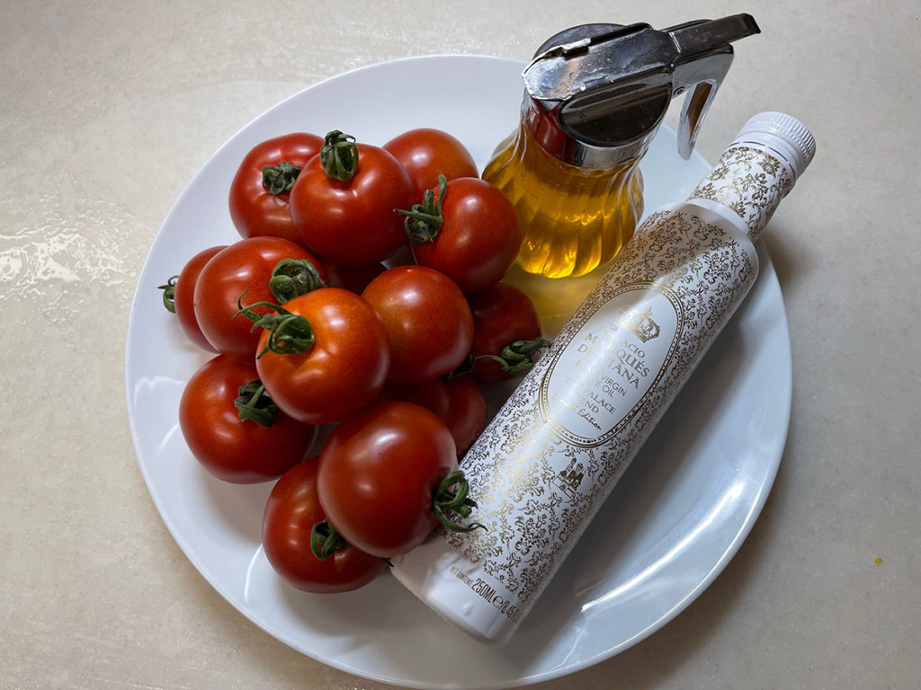 トマト缶とオリーブオイルOlive Oil Life オリーブオイルライフ