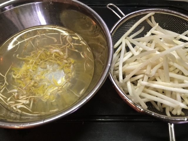 もやしのひげ根を早く簡単に取る方法！検証結果 放送作家りんのブログ