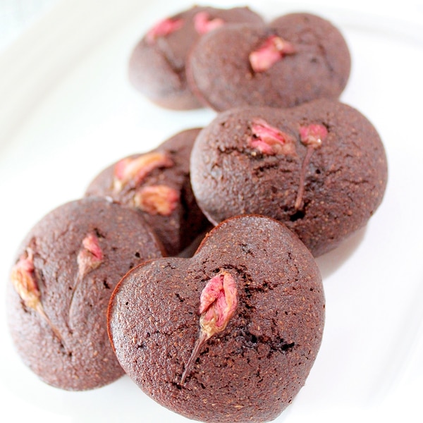 桜とホワイトチョコレートのスコーン クランベリーとホワイトチョコレートのスコーン