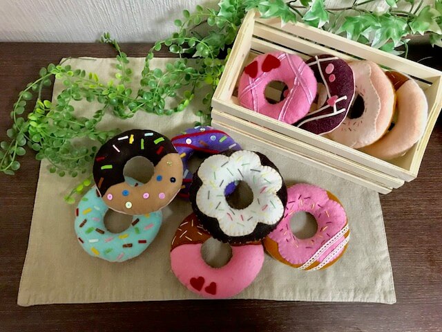 フェルト小物の作り方!小学生でも簡単!ドーナツのマスコットのレシピも♪ - Life-Dictionary