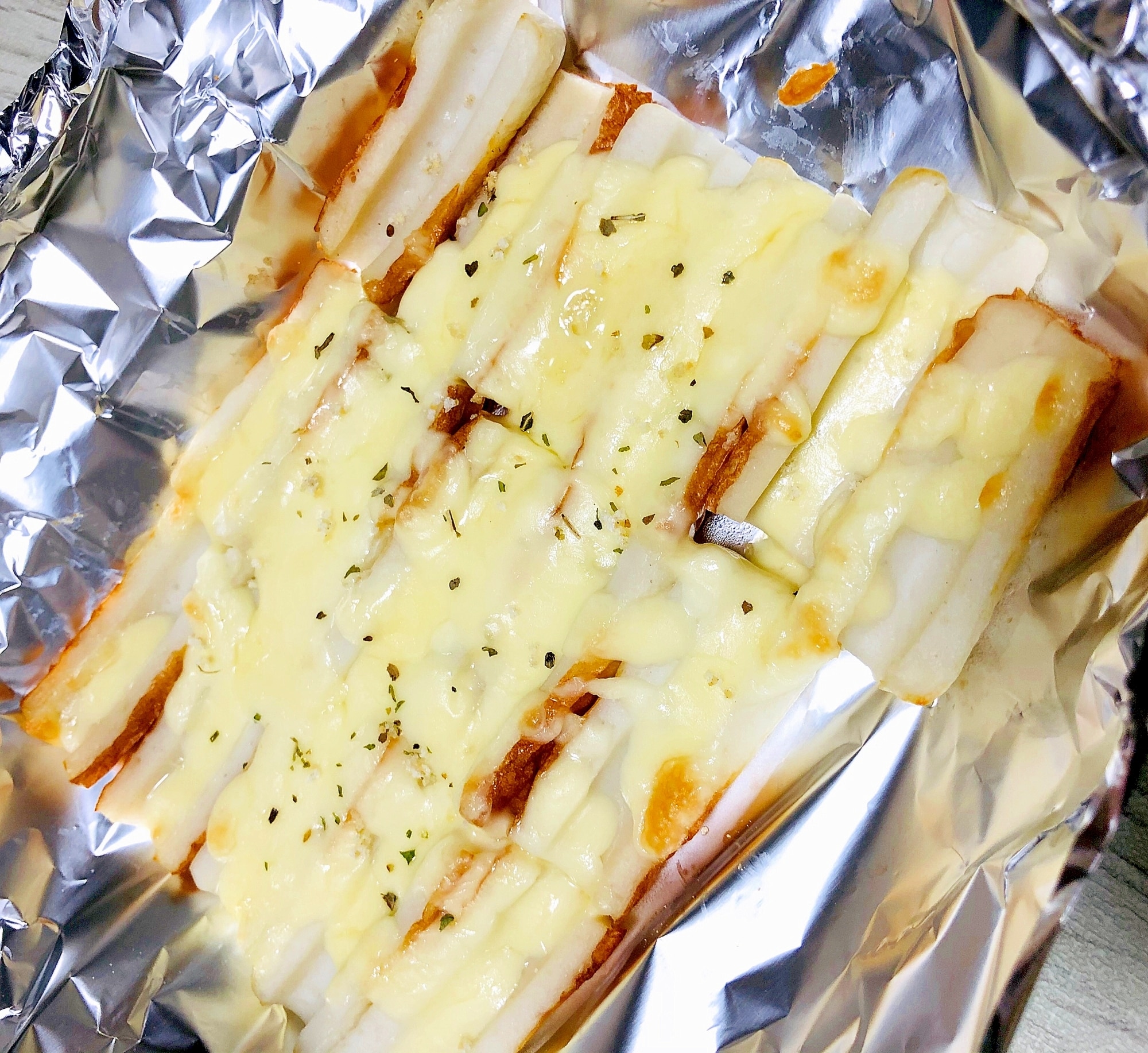 トースターで3分 のせて焼くだけ！「ちくわのチーズ磯辺焼き」は 4万いいね が納得の美味しさだった『あたらしい日日』こんな時代のニューノーマルな暮らし方。食と農、生活情報をお届けします