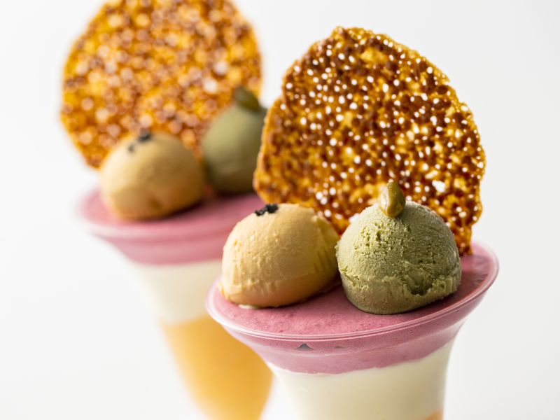 いつも行列、札幌名物『シメパフェ』の定番といえる人気店！ パフェ、珈琲、酒、佐藤北海道札幌市日本全国食べ歩き